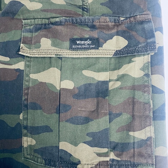 Wrangler, Green Camo, Mens 34x32 Straight Leg Fleece Lined Cargo Pants-NWT - Picture 6 of 12